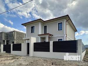 Дом 232м&sup2;, 2-этажный, участок 4 сот.  