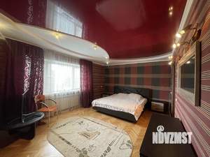 Дом 382м², 2-этажный, участок 3 сот.  