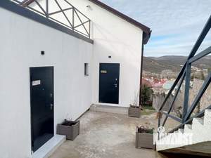 Дом 99м&sup2;, 2-этажный, участок 3 сот.  