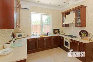 Дом 216м&sup2;, 2-этажный, участок 9 сот.  