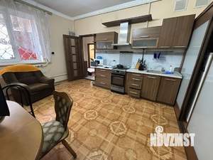 Дом 275м&sup2;, 3-этажный, участок 1 сот.  