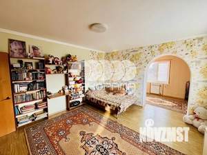 Дом 329м&sup2;, 2-этажный, участок 10 сот.  