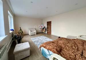 Дом 181м², 2-этажный, участок 5 сот.  