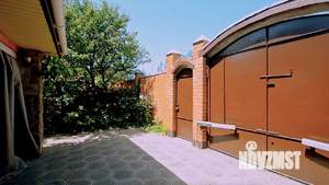 Дом 394м&sup2;, 2-этажный, участок 3 сот.  