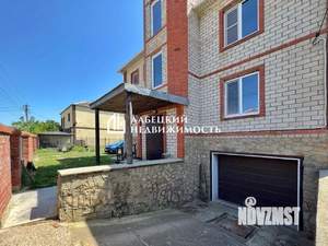 Дом 300м&sup2;, 3-этажный, участок 11 сот.  