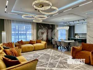 Дом 667м&sup2;, 3-этажный, участок 8 сот.  