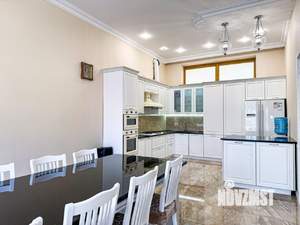 Дом 387м², 2-этажный, участок 6 сот.  