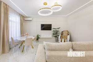 Дом 250м&sup2;, 2-этажный, участок 4 сот.  