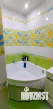 Дом 100м&sup2;, 2-этажный, участок 1 сот.  