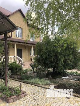 Дом 353м&sup2;, 2-этажный, участок 6 сот.  