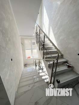 Дом 350м&sup2;, 2-этажный, участок 5 сот.  