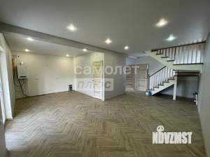 Дом 120м&sup2;, 2-этажный, участок 9 сот.  