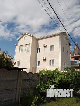 Дом 240м&sup2;, 2-этажный, участок 4 сот.  