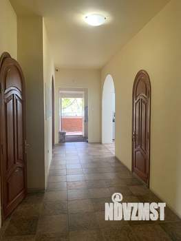 Дом 550м&sup2;, 2-этажный, участок 8 сот.  