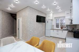 Дом 195м&sup2;, 3-этажный, участок 7 сот.  