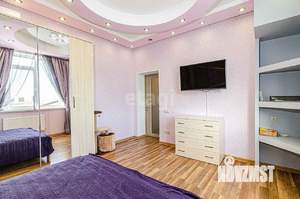 Дом 328м&sup2;, 3-этажный, участок 10 сот.  