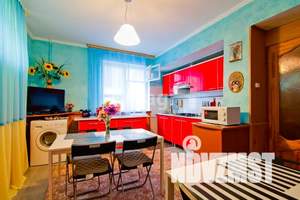 Дом 220м&sup2;, 2-этажный, участок 2 сот.  