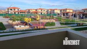 Дом 263м², 2-этажный, участок 10 сот.  