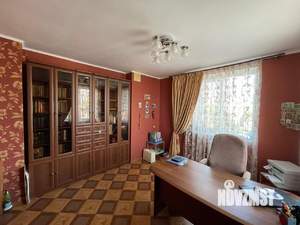 Дом 556м&sup2;, 2-этажный, участок 6 сот.  