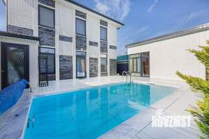 Дом 250м&sup2;, 2-этажный, участок 4 сот.  