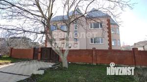 Дом 440м&sup2;, 3-этажный, участок 8 сот.  