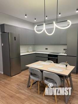 Дом 98м&sup2;, 2-этажный, участок 4 сот.  