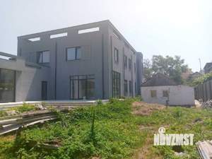 Дом 680м&sup2;, 2-этажный, участок 10 сот.  