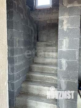 Дом 184м&sup2;, 2-этажный, участок 6 сот.  