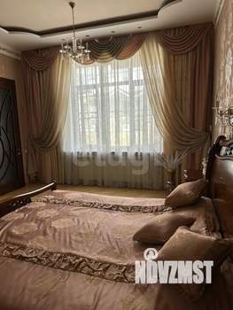 Дом 485м&sup2;, 2-этажный, участок 7 сот.  