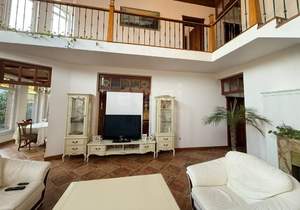 Дом 253м&sup2;, 2-этажный, участок 5 сот.  