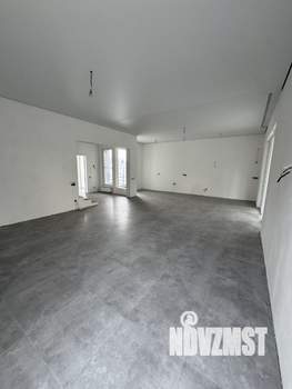 Дом 270м², 2-этажный, участок 6 сот.  