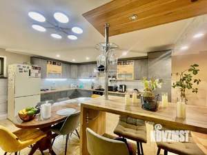 Дом 301м&sup2;, 3-этажный, участок 8 сот.  