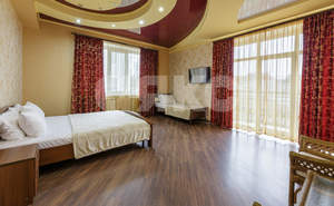 Дом 401м&sup2;, 3-этажный, участок 4 сот.  