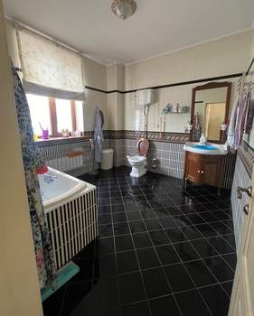 Дом 430м², 3-этажный, участок 6 сот.  