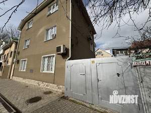 Дом 275м&sup2;, 3-этажный, участок 1 сот.  