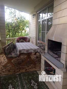 Дом 336м&sup2;, 2-этажный, участок 4 сот.  