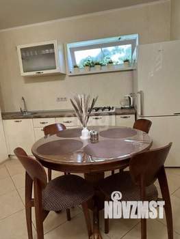 Дом 112м&sup2;, 3-этажный, участок 1 сот.  