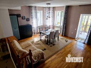 Дом 260м&sup2;, 2-этажный, участок 6 сот.  