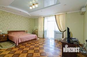 Дом 800м², 2-этажный, участок 6 сот.  