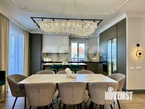 Дом 667м&sup2;, 3-этажный, участок 8 сот.  