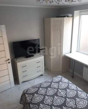 Дом 272м&sup2;, 3-этажный, участок 3 сот.  