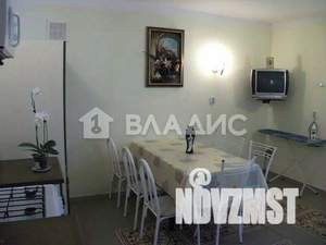 Дом 560м², 3-этажный, участок 7 сот.  