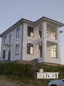 Дом 180м&sup2;, 2-этажный, участок 4 сот.  