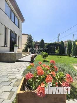 Дом 320м&sup2;, 2-этажный, участок 6 сот.  