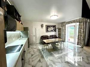 Дом 150м&sup2;, 3-этажный, участок 4 сот.  