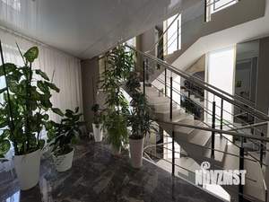 Дом 330м², 2-этажный, участок 6 сот.  