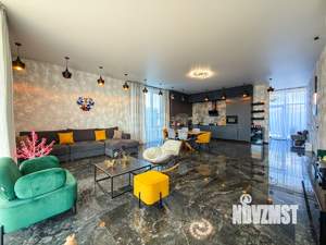 Дом 235м&sup2;, 2-этажный, участок 6 сот.  