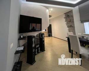 Дом 380м&sup2;, 3-этажный, участок 4 сот.  