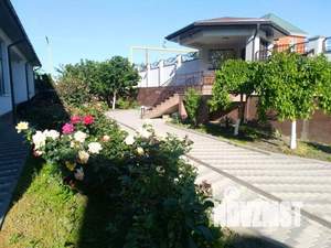 Коттедж 780м&sup2;, 3-этажный, участок 20 сот.  