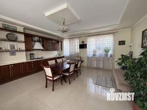 Дом 750м&sup2;, 2-этажный, участок 8 сот.  